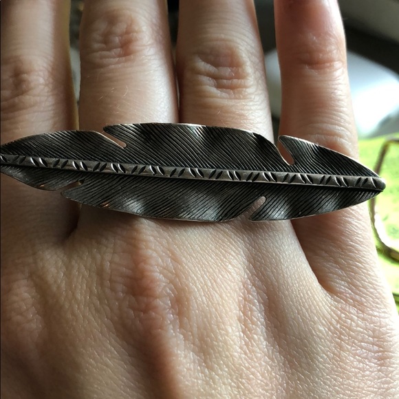 Elizabeth and James Jewelry - Elizabeth and James double feather ring- size 8